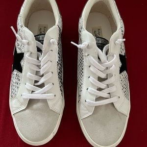 Vintage Havana sneakers, Size 10, gently used